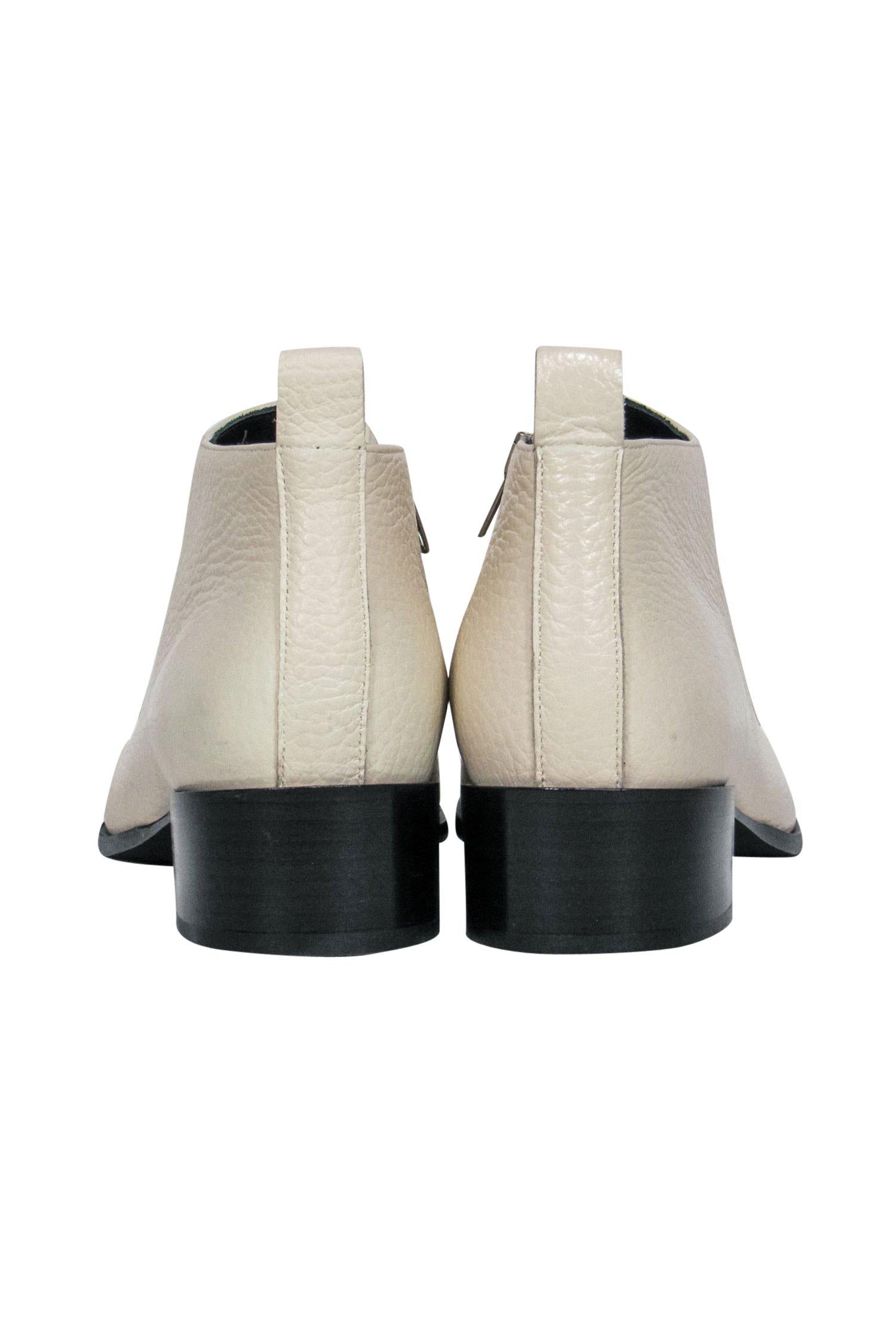 Everlane Ivory Leather Block Heel Ankle Booties - Size 8: Fall Fashion Must-Have!