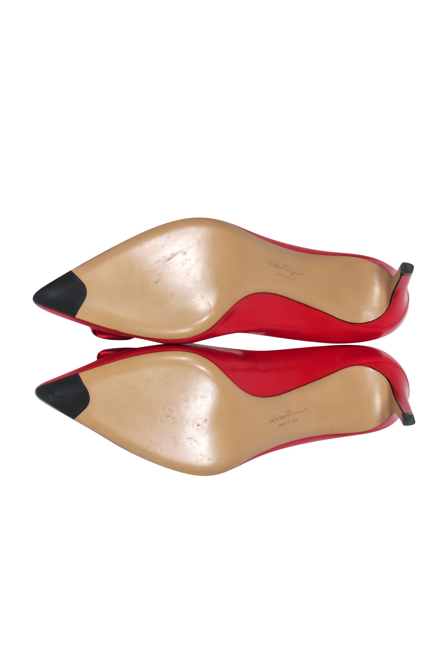 Ferragamo Red Shiny Leather Erice Bow Pumps - Size 9.5: A Must - Have for Fashion Lovers!