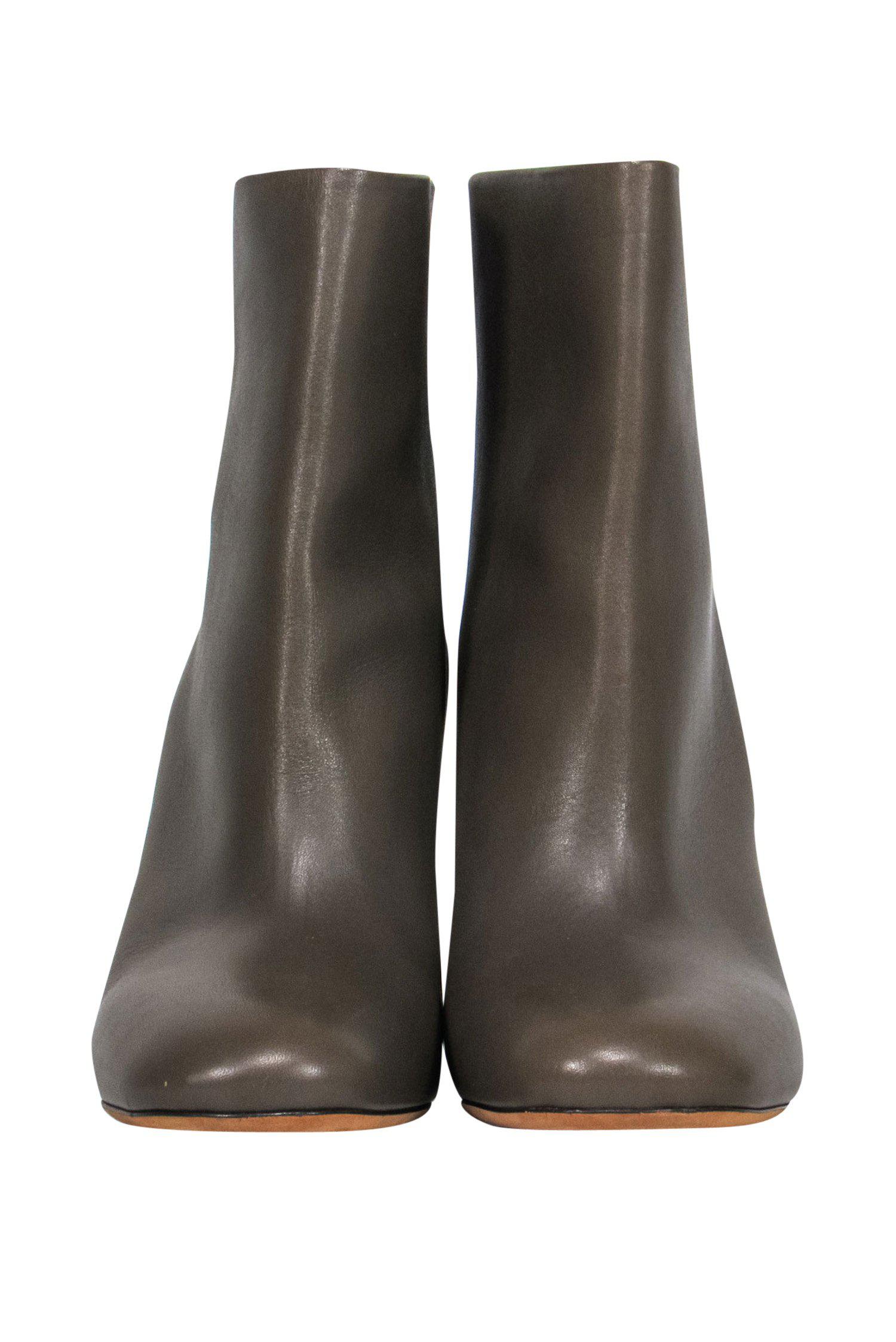 Vince Olive Green Leather Stacked Heel Booties - Size 9.5 - Stylish Fall Must-Have