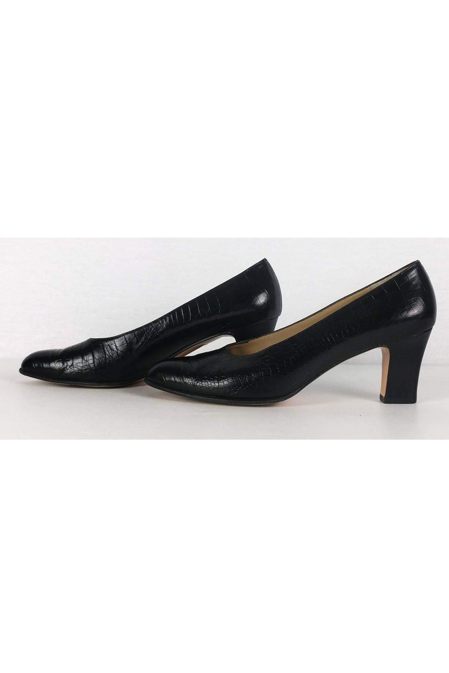 Ferragamo's Stunning Black Leather Embossed Pumps in Size 9.5 - Grab Yours Now!
