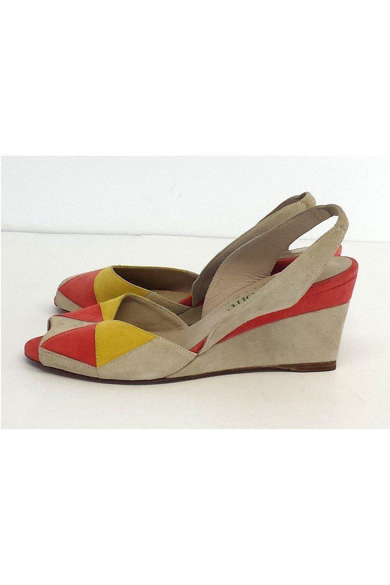 Gorgeous Suede Wedge Sandals - Size 7 - Must-Have Accessory!