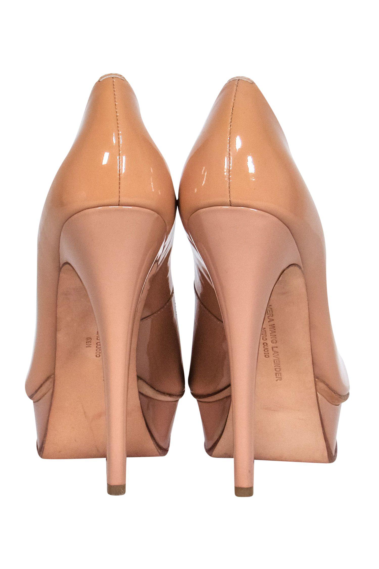 Vera Wang Lavender Label - Stunning Nude Patent Leather Platform Pumps in Size 6.5