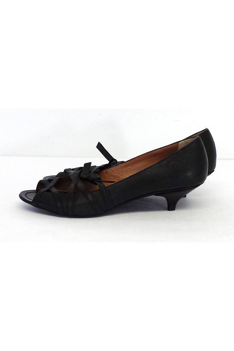 Sigerson Morrison - Gorgeous Black Leather Strappy Kitten Heels Size 6.5 - Grab Yours Now!