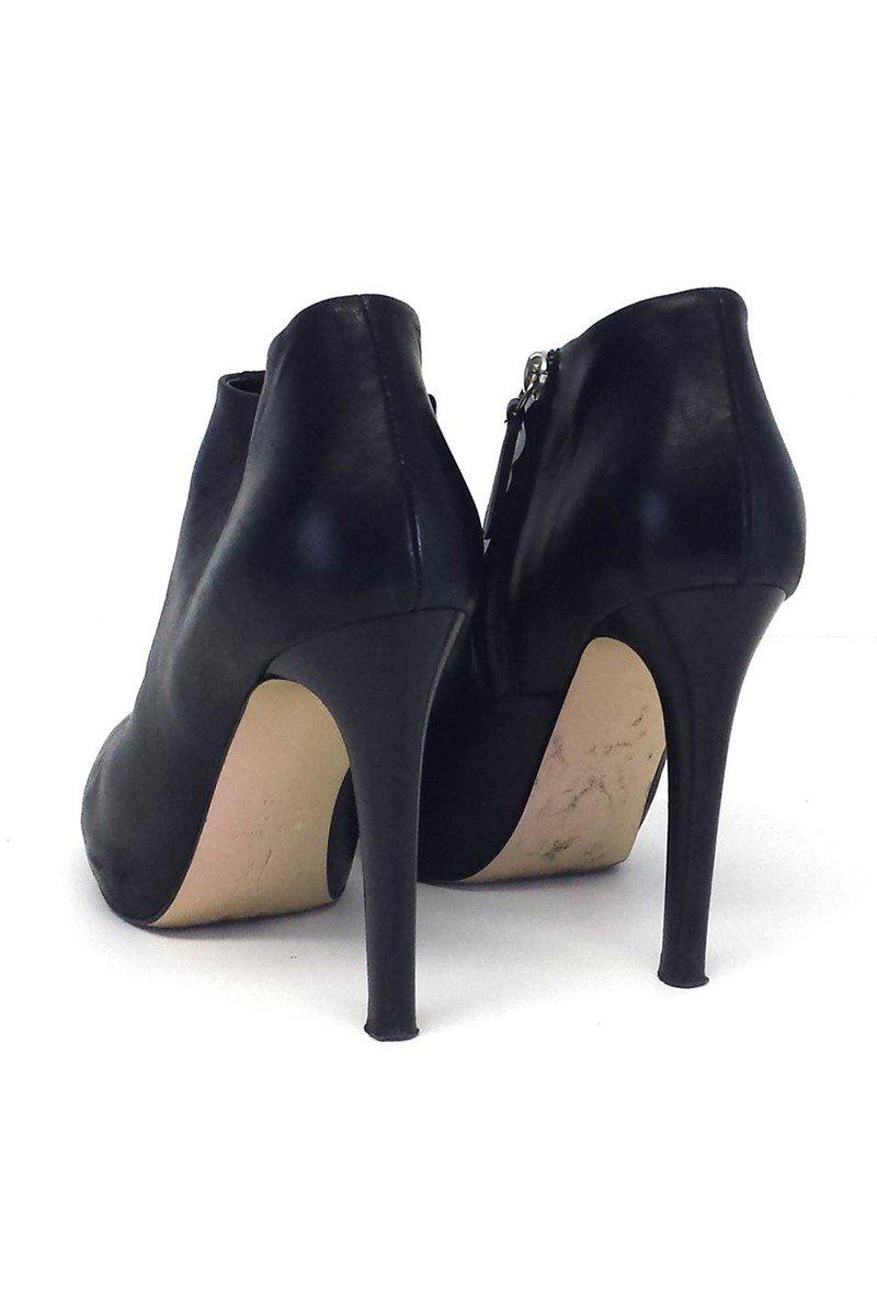 Giuseppe Zanotti's Stunning Black Leather Ankle Boots in Size 8.5 - Grab Yours Now!