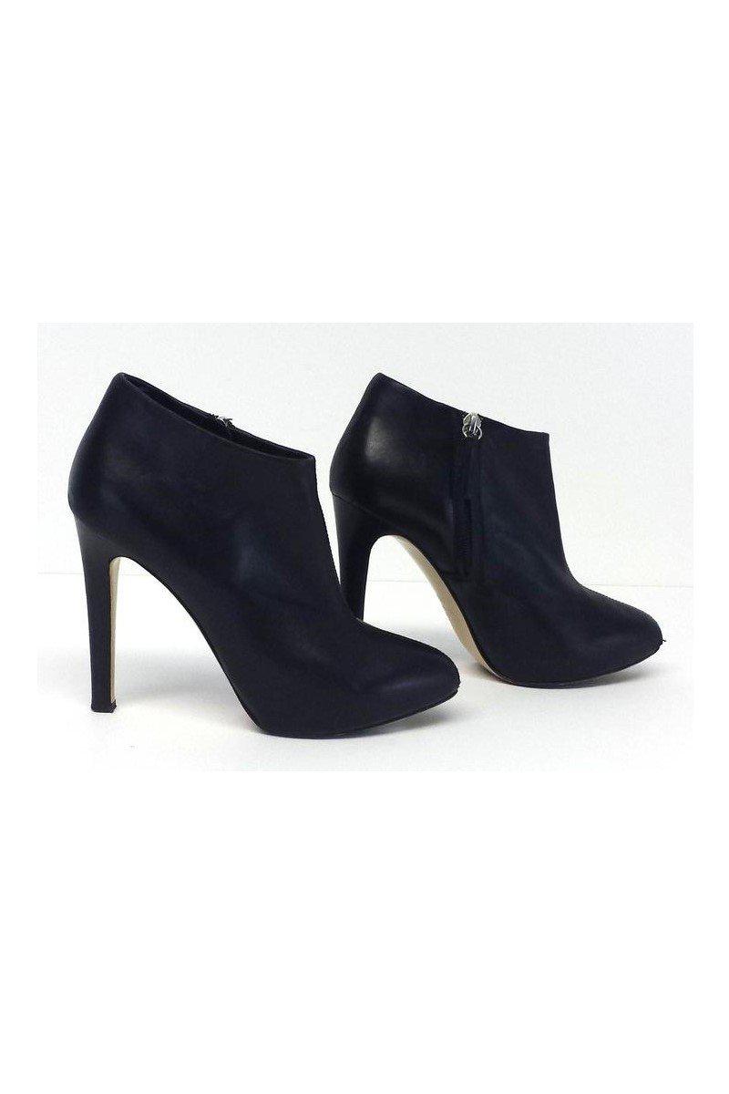 Giuseppe Zanotti's Stunning Black Leather Ankle Boots in Size 8.5 - Grab Yours Now!
