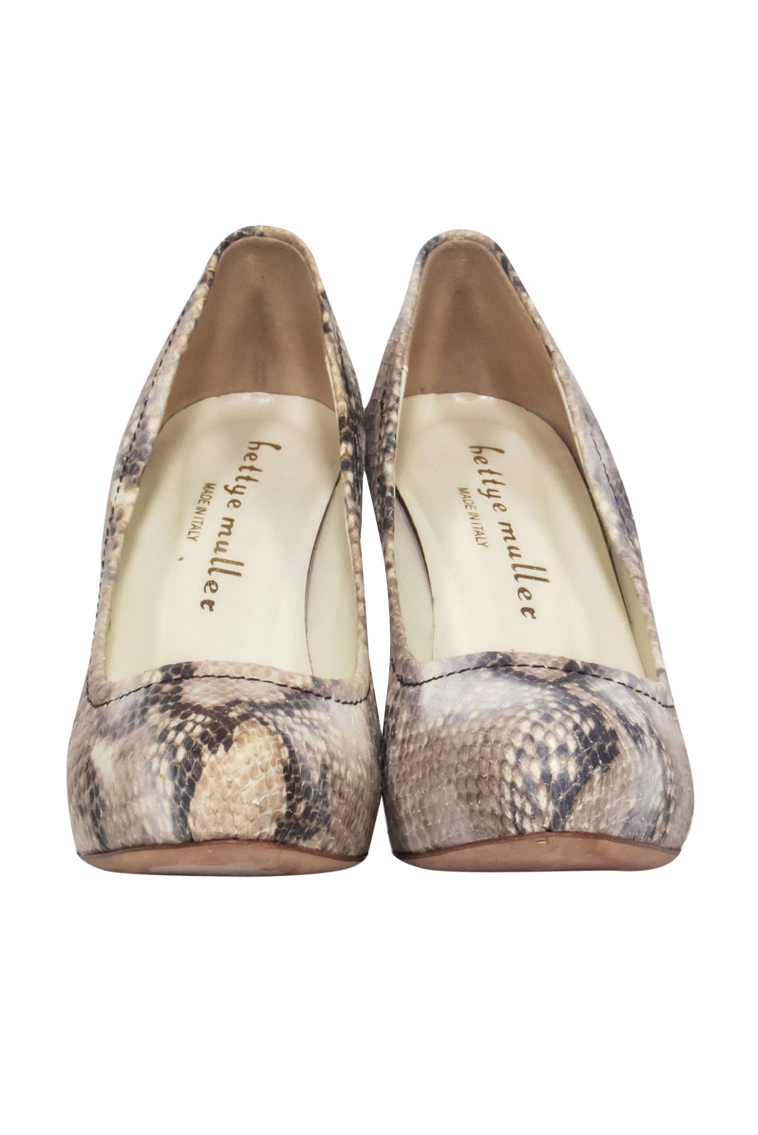 Bettye Muller's Fiery Cream & Grey Snakeskin Pumps - Size 6