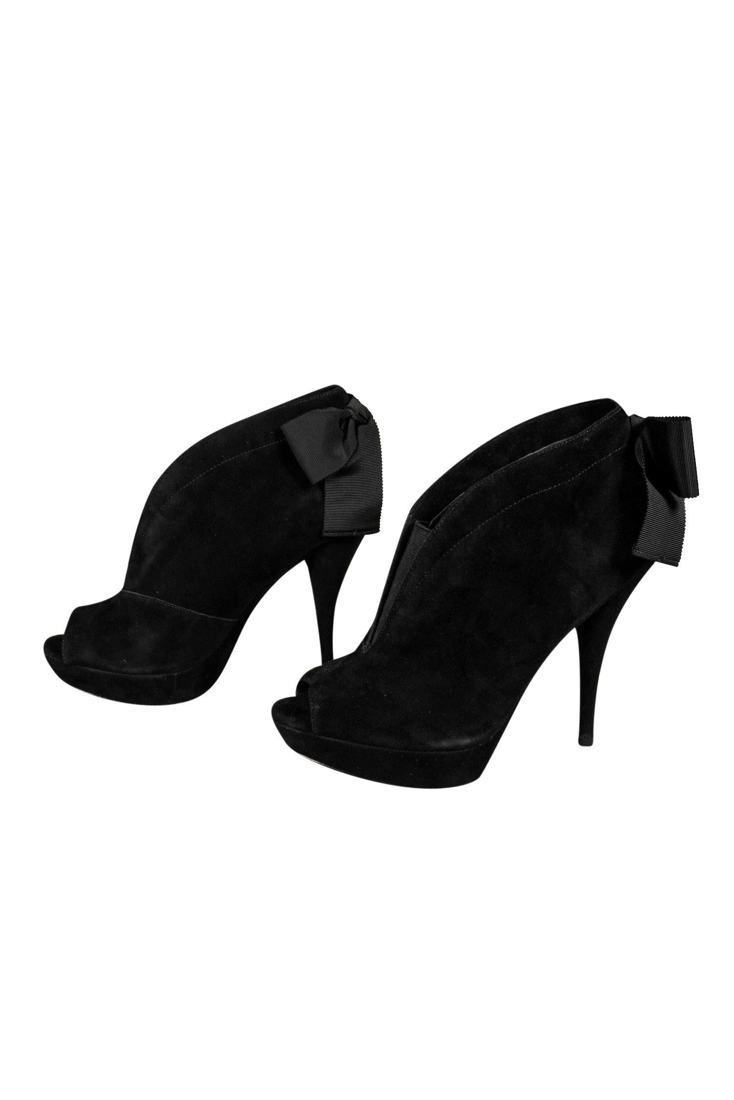 Vera Wang Black Suede Booties with Bows - Size 7.5: A Fashion Must-Have!