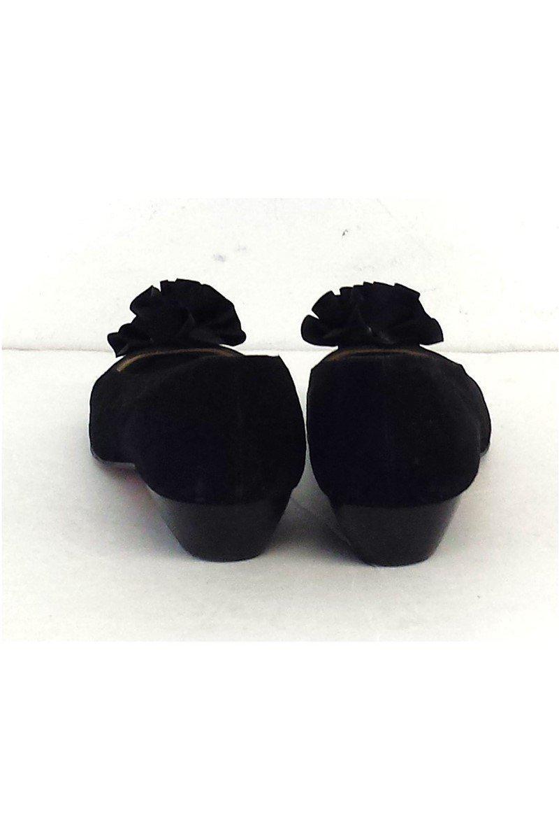 Gorgeous Ferragamo Black Suede Rosette Flats in Size 5 - Grab Yours Now!