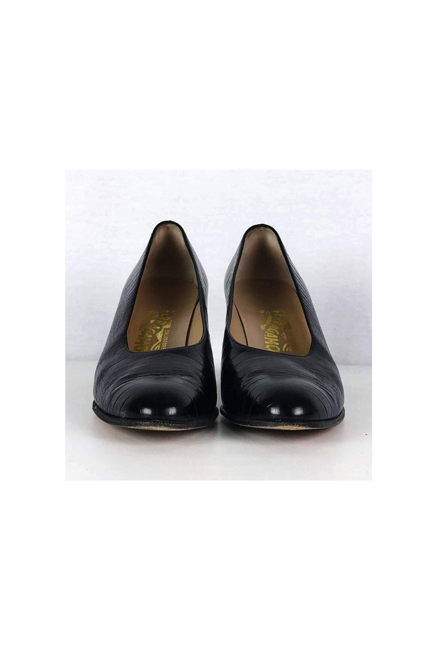 Ferragamo's Stunning Black Leather Embossed Pumps in Size 9.5 - Grab Yours Now!