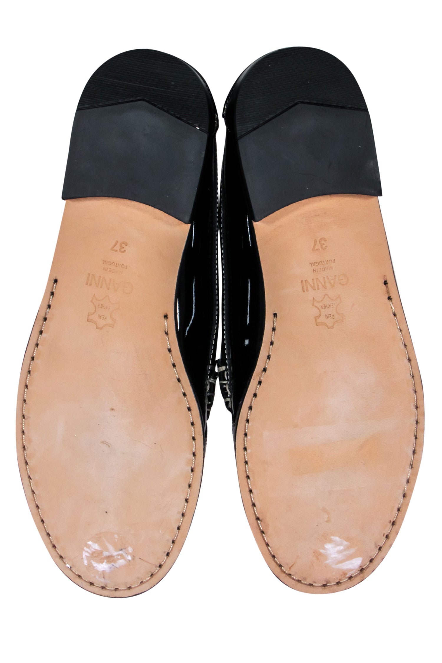 Ganni Black Patent Loafers - Size 7: A Stylish Must-Have!