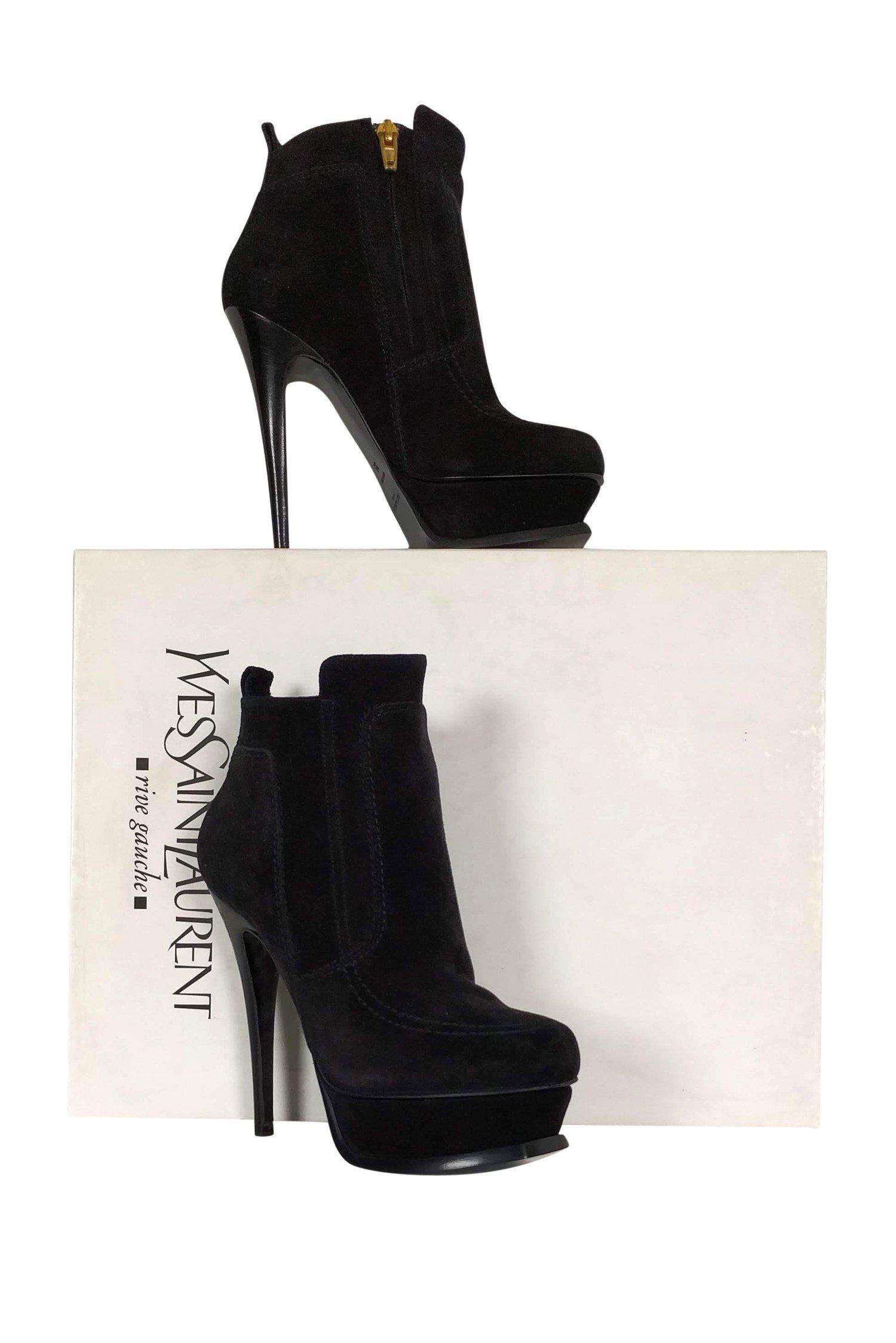Yves Saint Laurent - Stunning Black Suede Platform Booties in Size 5