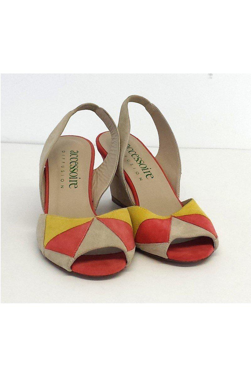 Gorgeous Suede Wedge Sandals - Size 7 - Must-Have Accessory!