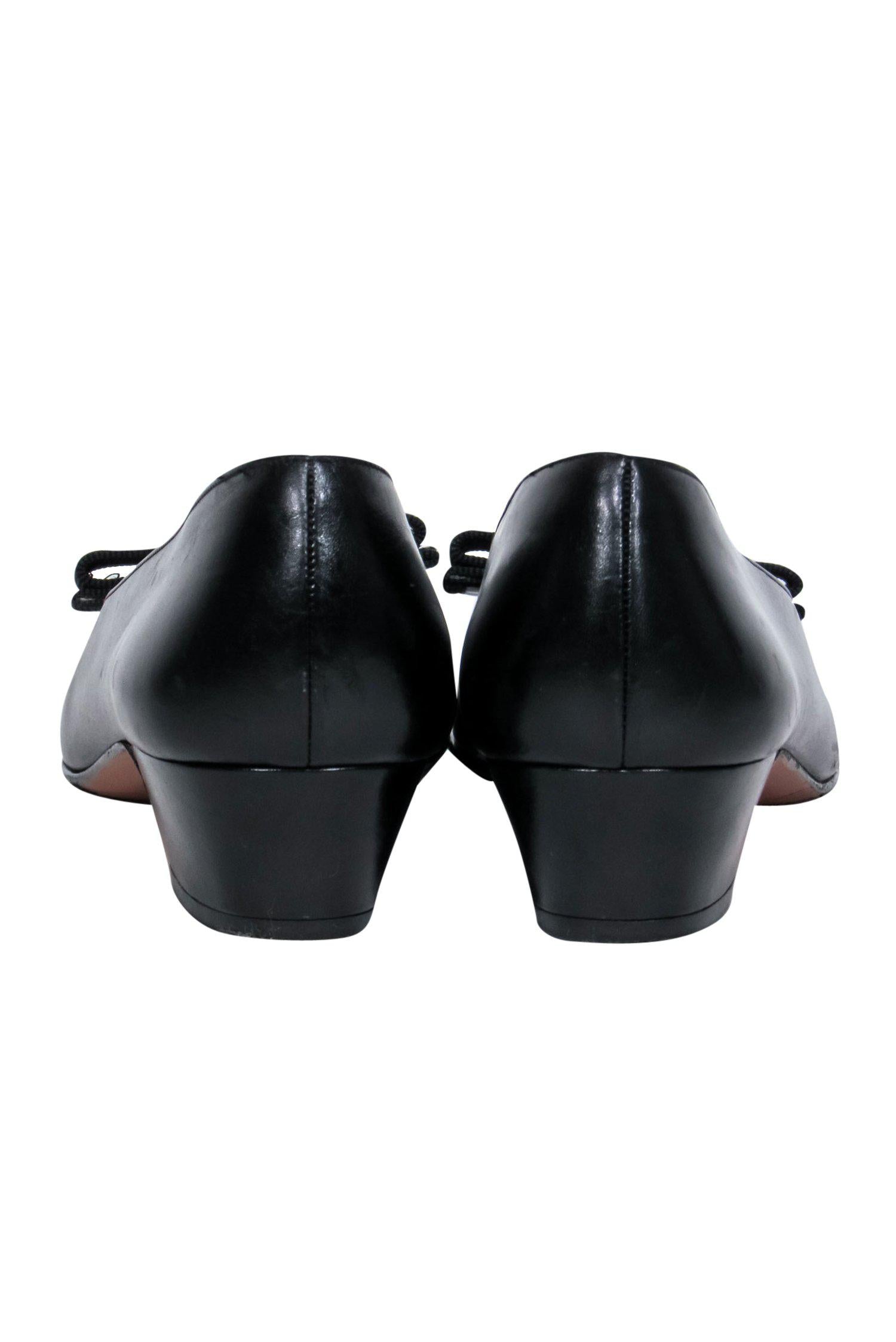 Ferragamo Black Leather Ribbon Bow Block Heels - Size 7.5: Timeless Elegance