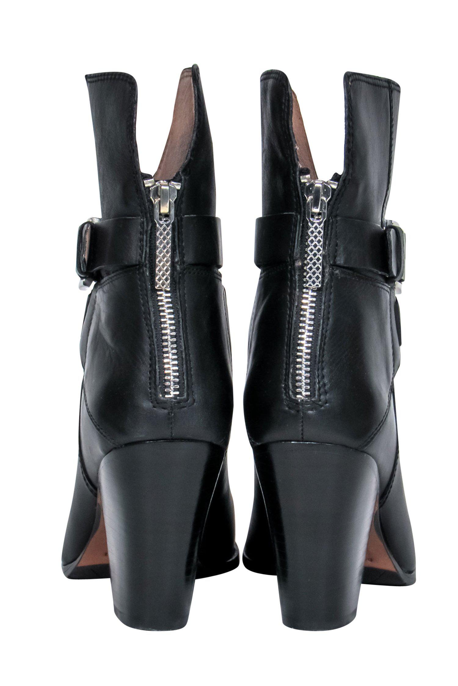 Donald J Pliner's Stylish Black Leather Block Heel Ankle Booties with Buckle, Size 5.5