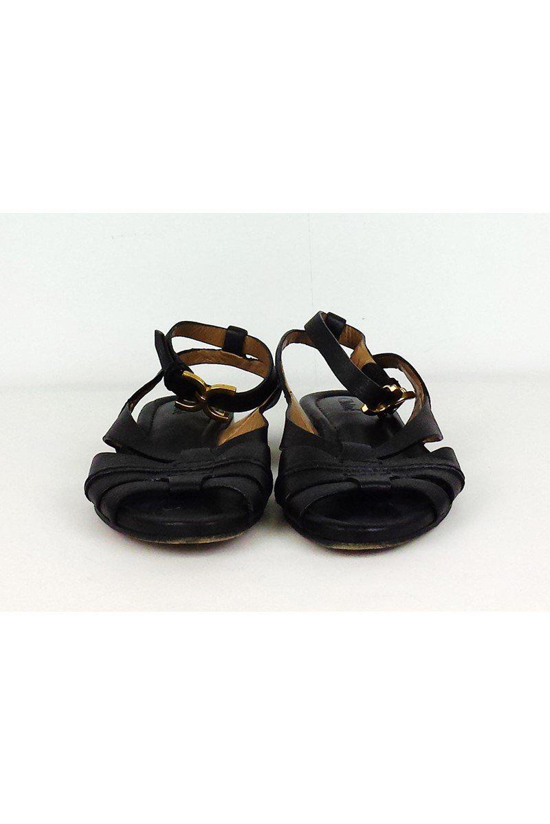 Chloe's Stylish Black Leather Sandals - Size 5.5