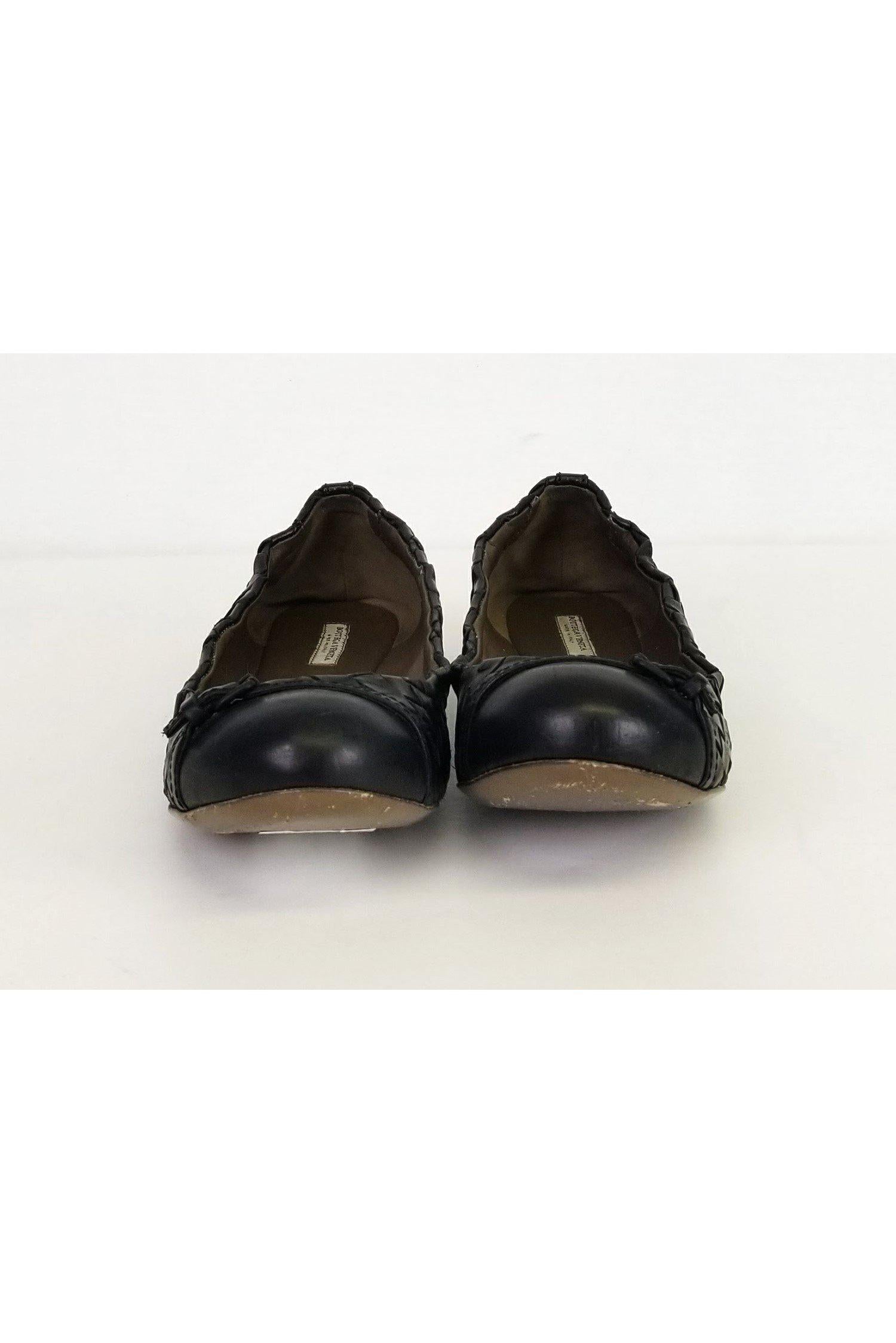 Bottega Veneta - Stunning Black Woven Flats in Size 6.5