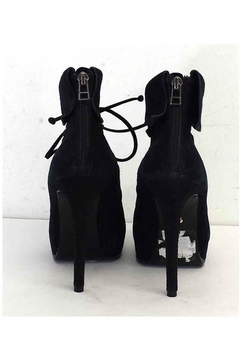 Pour La Victoire's Stunning Black Suede Platform Ankle Booties - Size 8.5