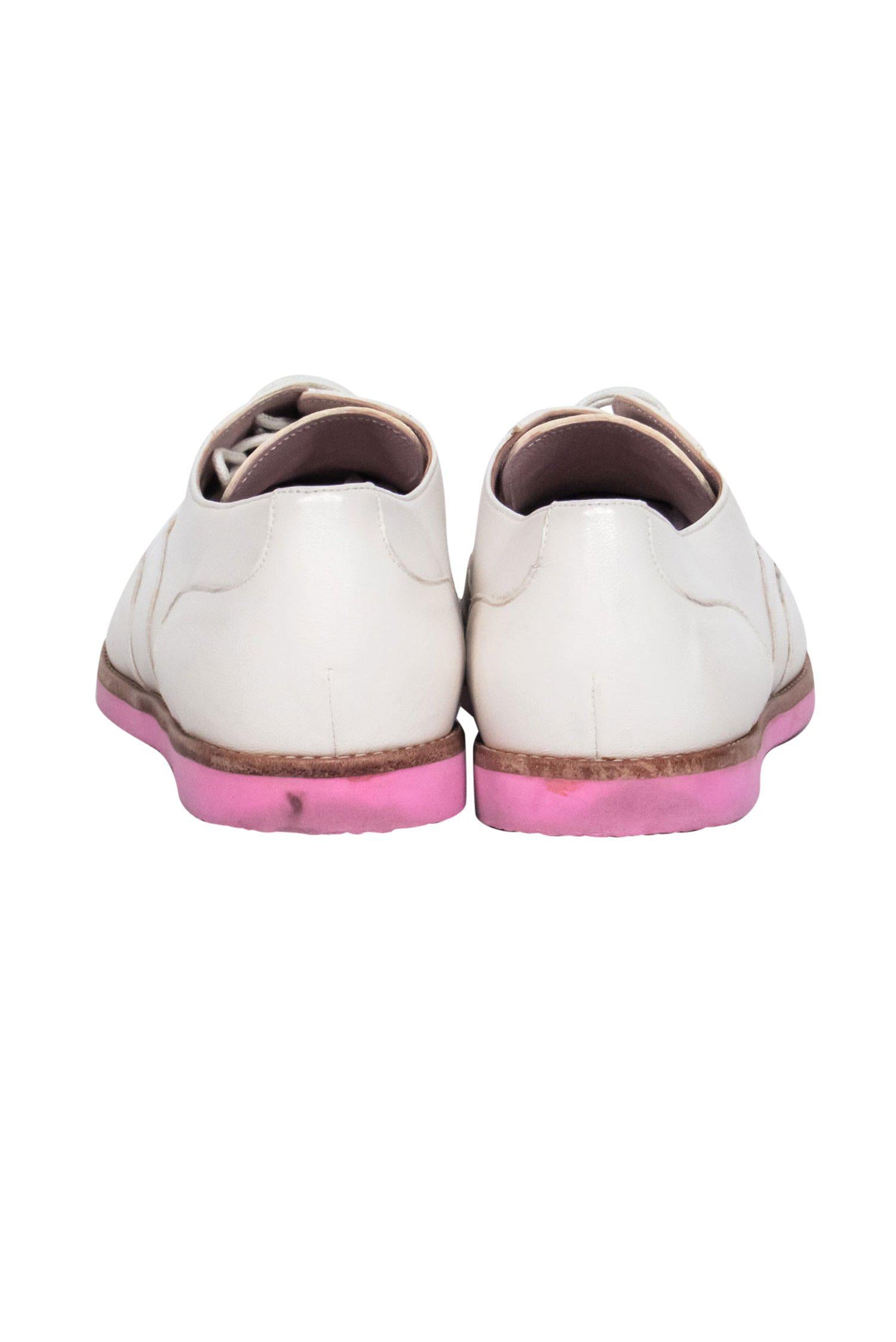 Pretty Ballerinas Cream Lace - Up Oxfords with Pink Sole - Size 6, a Feminine Fashion Must - Have