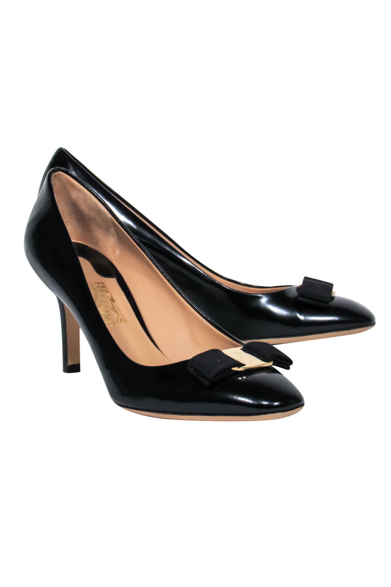Ferragamo Black Shiny Leather Erice Bow Pumps - Size 9 - A Must-Have!