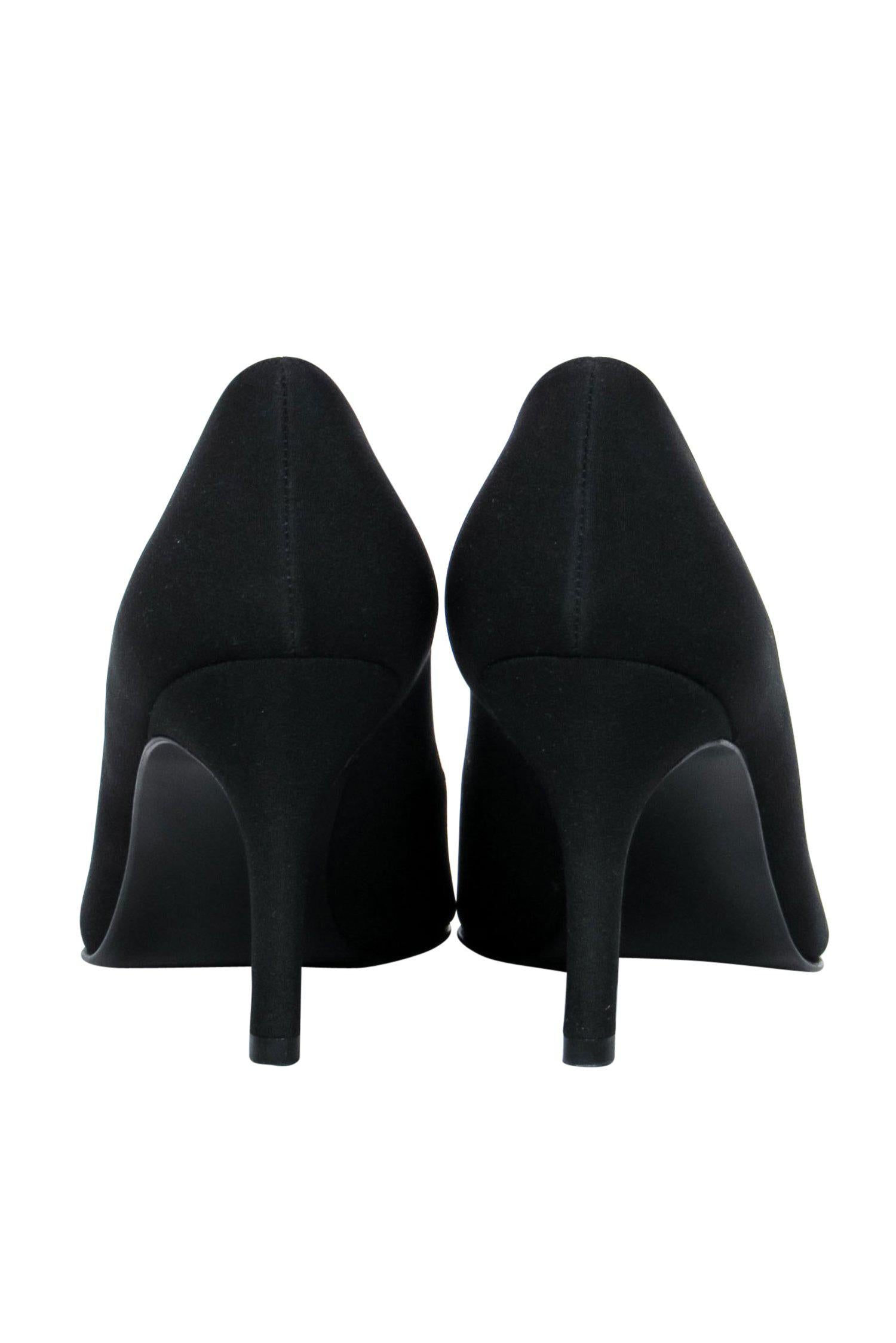 Stuart Weitzman's Elegant Black Pointed Toe Pumps - Size 9.5