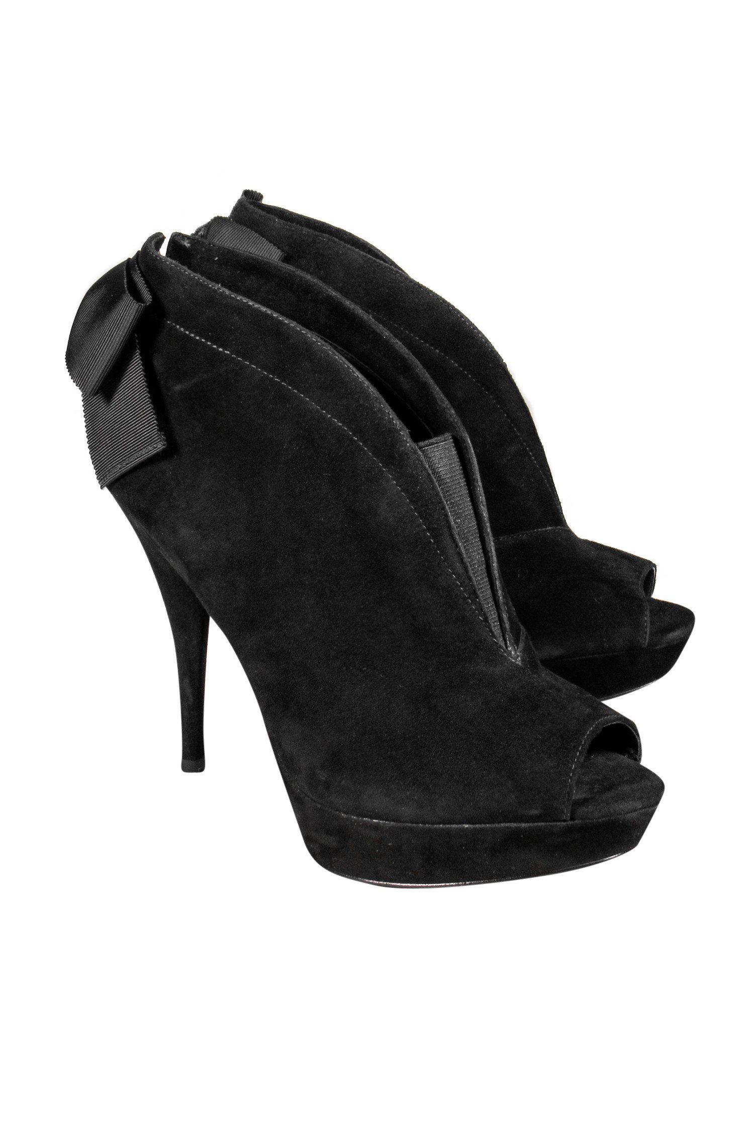 Vera Wang Black Suede Booties with Bows - Size 7.5: A Fashion Must-Have!