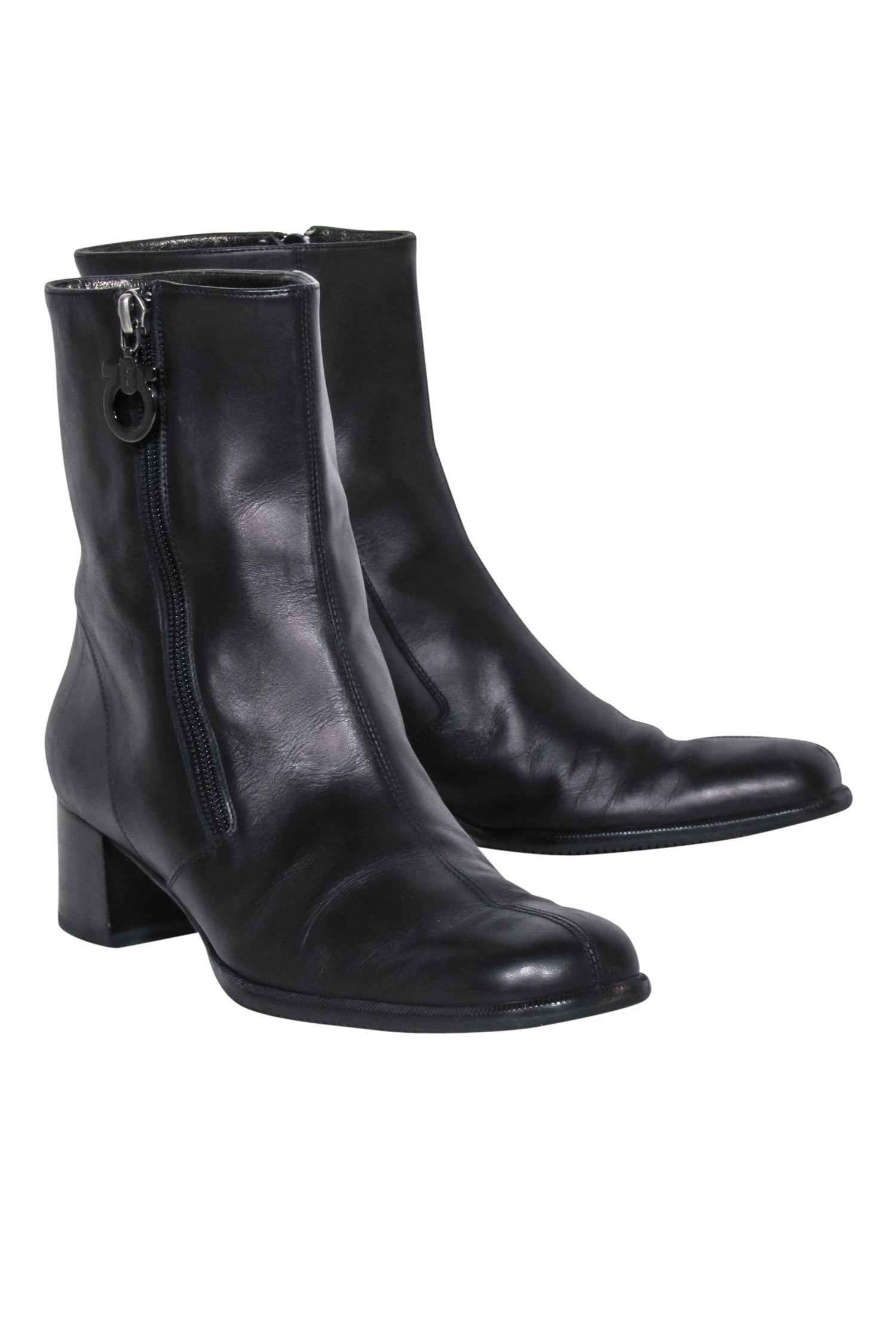 Ferragamo Black Leather Short Boots - Size 8.5: A Must-Have for Fall and Winter!