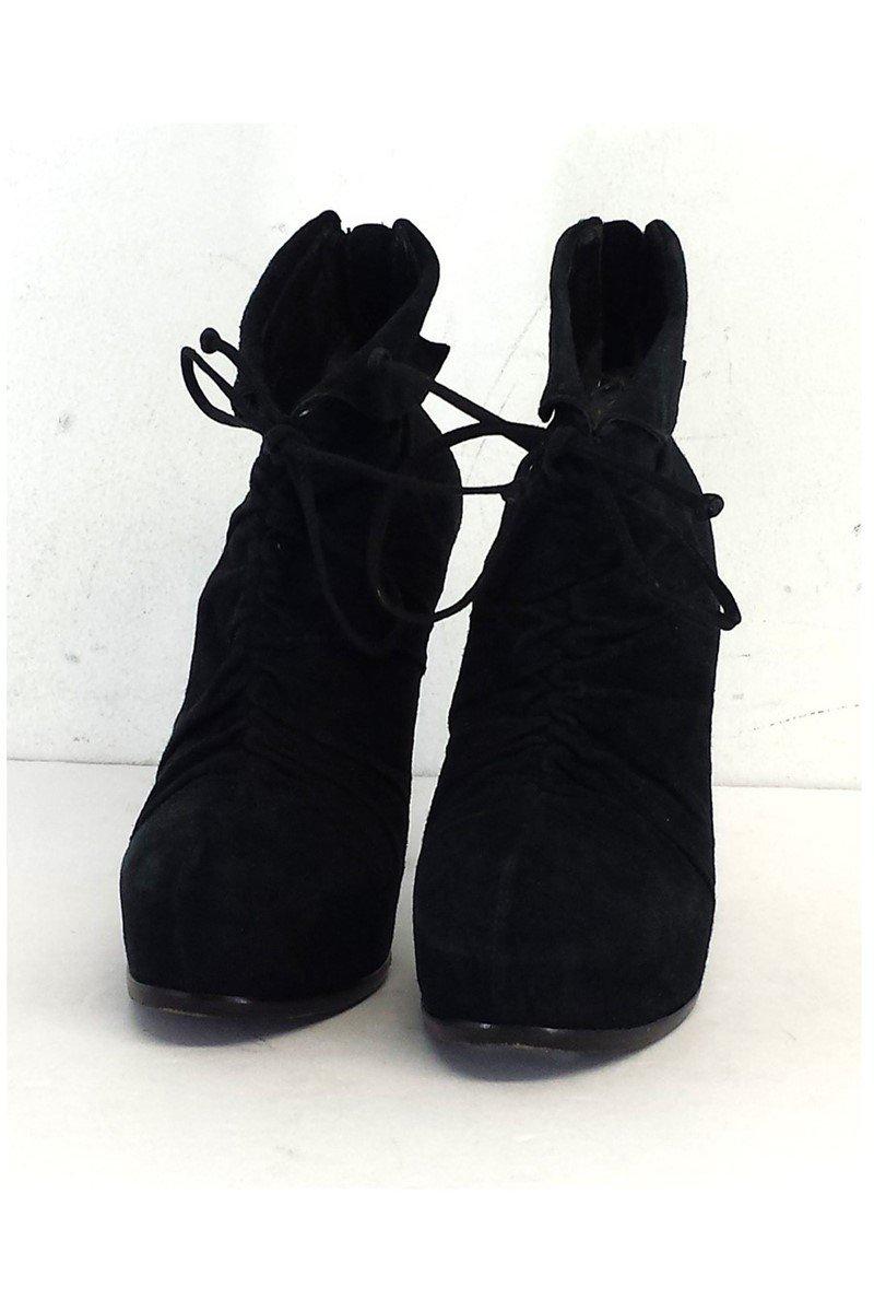 Pour La Victoire's Stunning Black Suede Platform Ankle Booties - Size 8.5