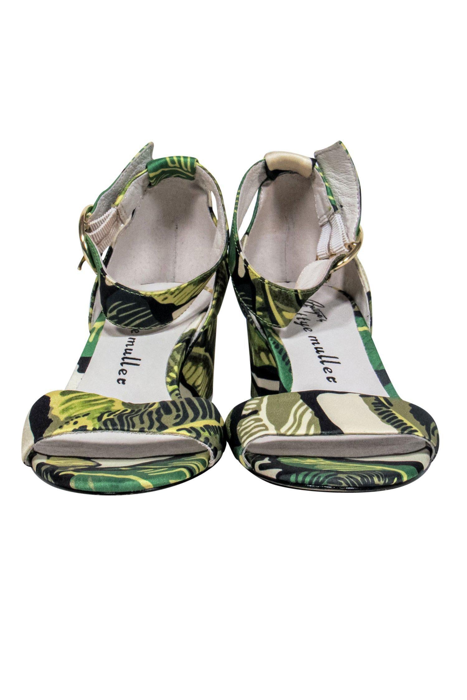 Bettye Muller Green Leaf Print Open - Toe Pumps in Size 6.5: Unleash Your Inner Goddess!